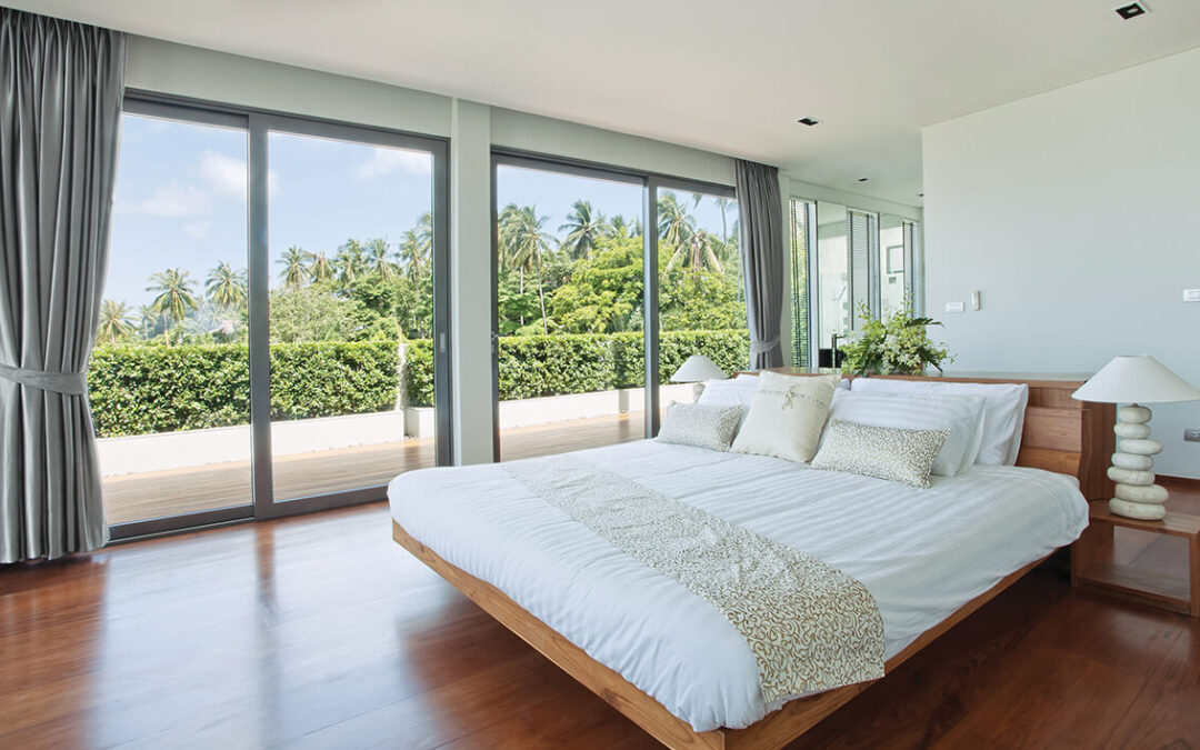 How Glass Walls Help You Sell More
