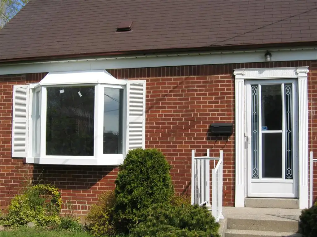 Bay Windows Doors And Windows In Brampton